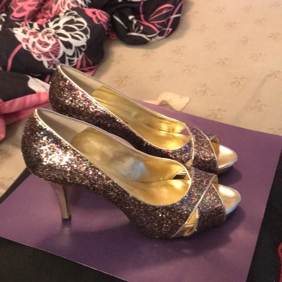 Proxy Heels - Picture 2 of 6